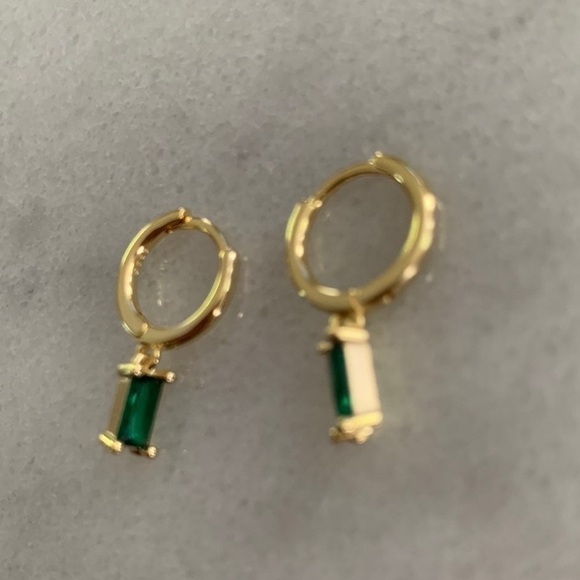 Gold Green Crystal Dangle Princess Huggie Hoop Earrings Brand New - Picture 2 of 3